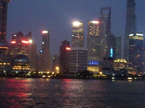 Huangpu River di malam hari